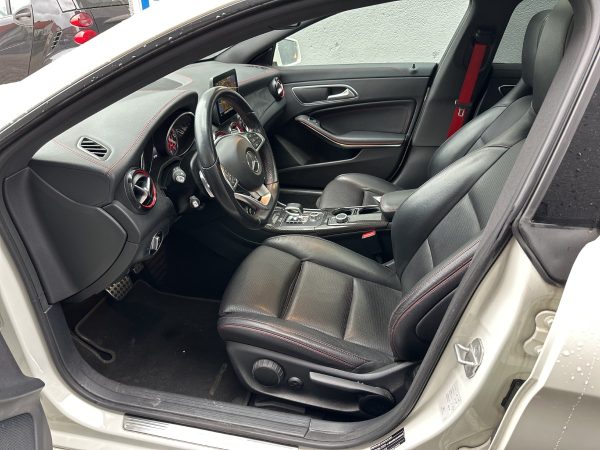 Mercedes-Benz CLA-Klasse CLA 45 AMG 4Matic - Image 11
