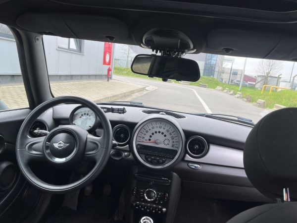 MINI Clubman One D - Image 12