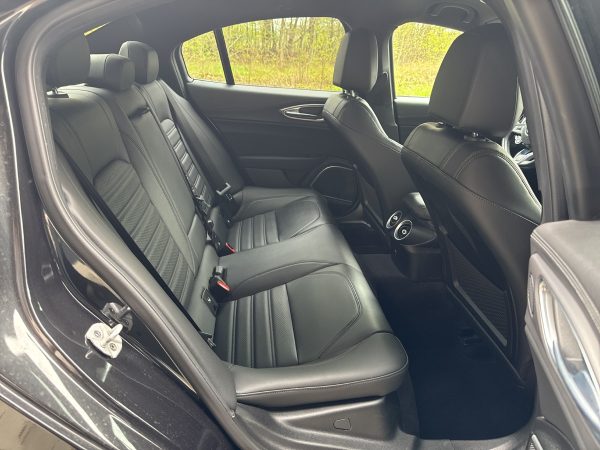 Alfa Romeo Giulia 2.0 Turbo - Image 15