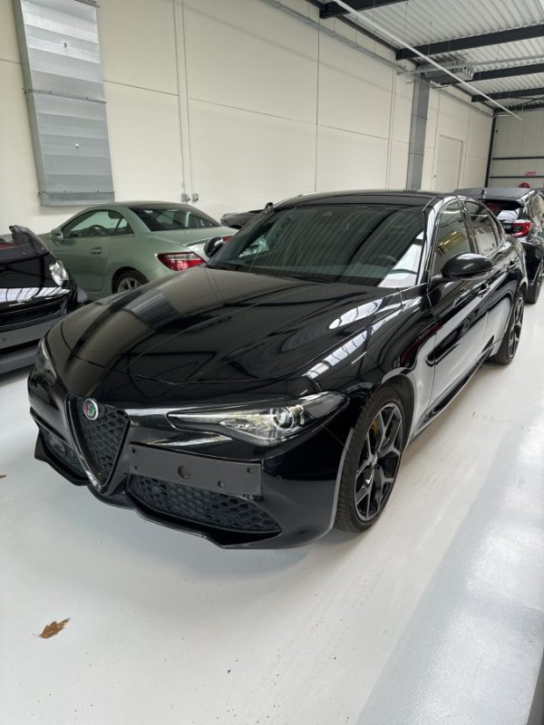 Alfa Romeo Giulia 2.0 Turbo - Image 3
