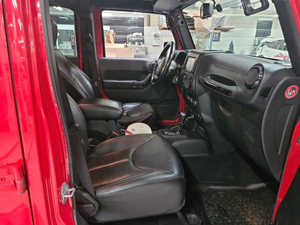 Jeep Wrangler Unlimited 2.8 - Image 11