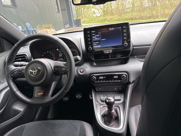 Toyota Yaris 1.6 Turbo - Image 16