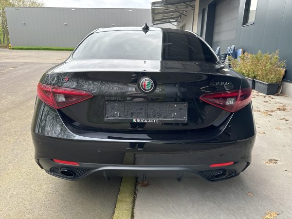 Alfa Romeo Giulia 2.0 Turbo - Image 5