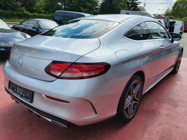 Mercedes-Benz C220