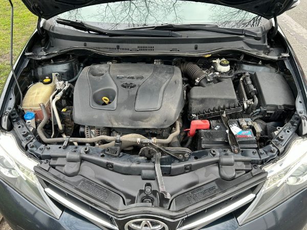Toyota Auris 1.4 Turbo - Image 9