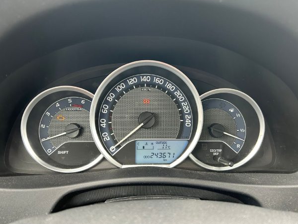 Toyota Auris 1.4 Turbo - Image 13