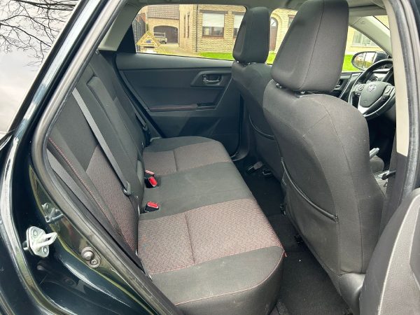 Toyota Auris 1.4 Turbo - Image 15
