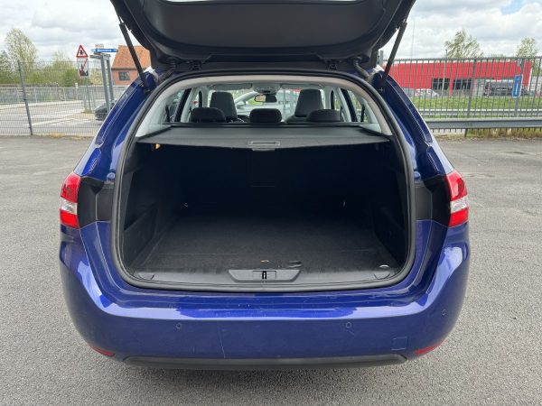 Peugeot 308 1.5 Blue-HDi Allure - Image 8