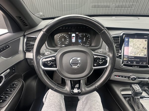 Volvo XC 90 2.0 D5 R-Design - Image 22