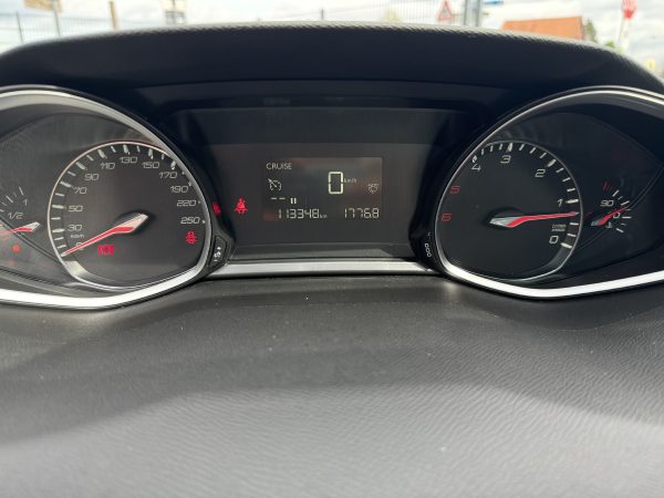 Peugeot 308 1.5 Blue-HDi Allure - Image 11
