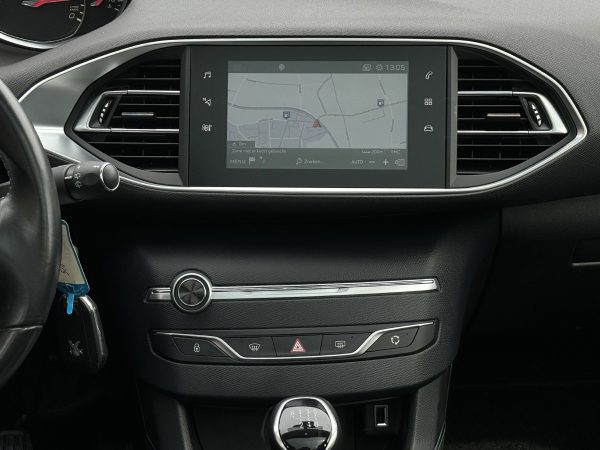 Peugeot 308 1.5 Blue-HDi Allure - Image 12