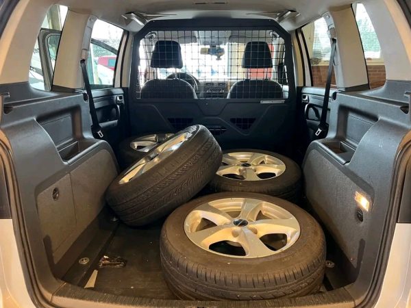 Volkswagen Touran - Image 13