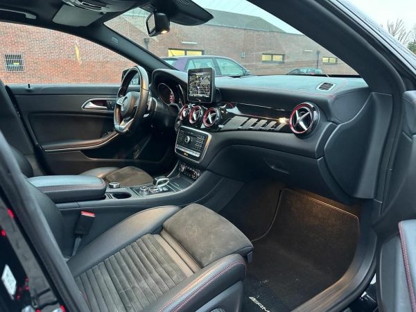 Mercedes-Benz CLA 45 AMG - Image 13