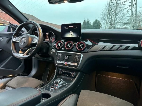Mercedes-Benz CLA 45 AMG - Image 16